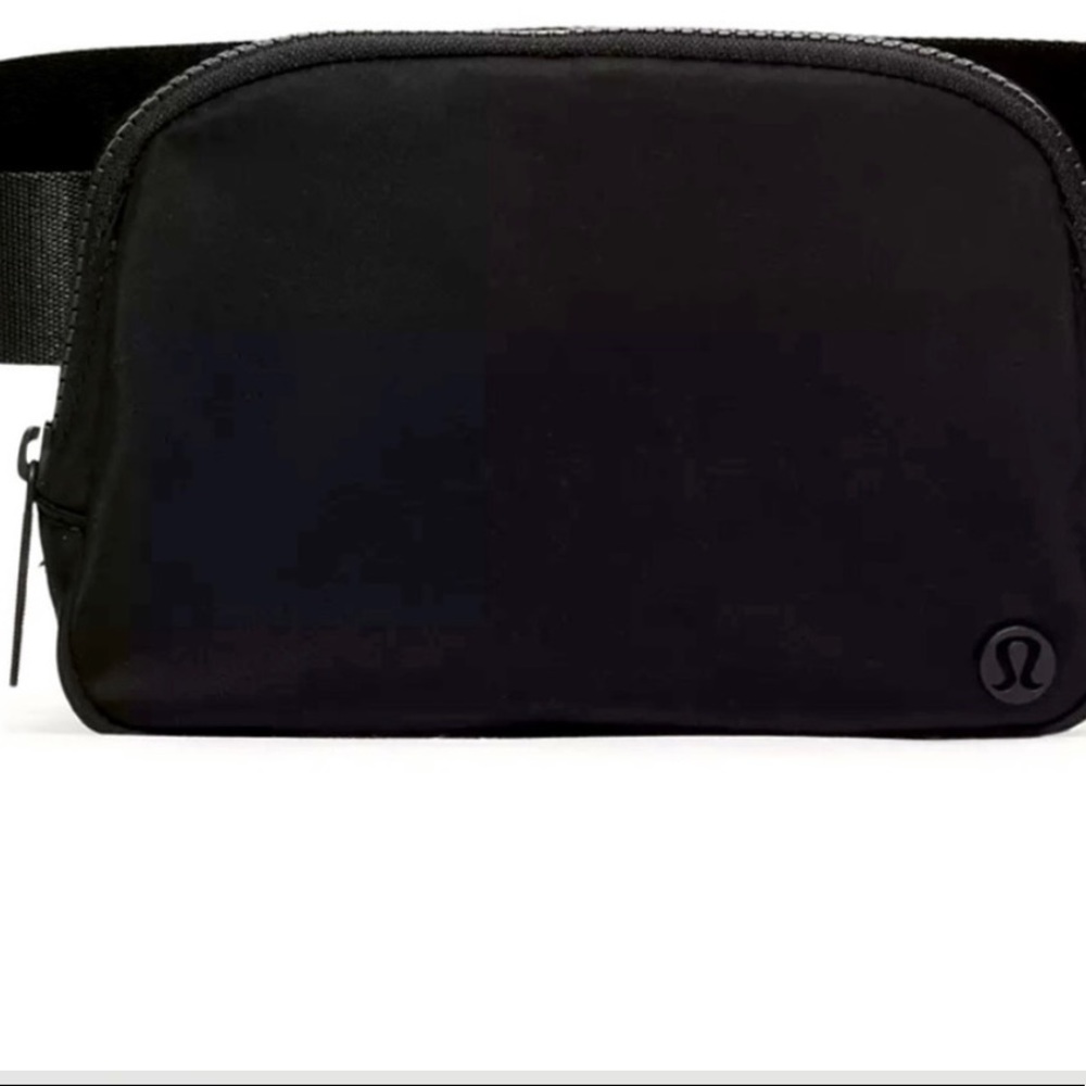 Black lulu belt bag